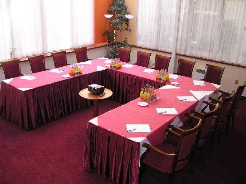 Ramada Centre 4* Prag